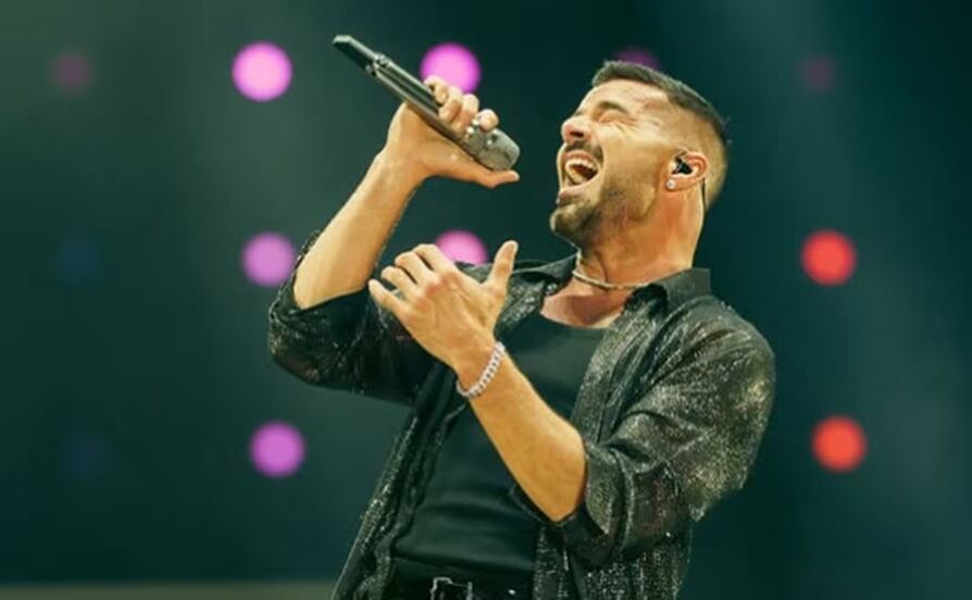 Ricky Martin interrumpe concierto tras incidente con gas lacrimógeno en el escenario