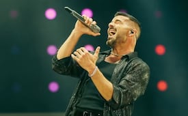 Ricky Martin interrumpe concierto tras incidente con gas lacrimógeno en el escenario
