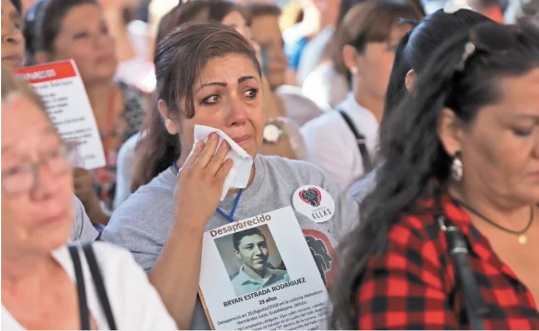 Familiares de desaparecidos reclamaron al mandatario que aún haya agentes del Ministerio Público —sobre todo en la región Valles— que se rehúsen a recibir de inmediato las denuncias. Foto/CARLOS ZEPEDA. EL UNIVERSAL