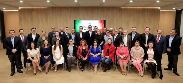 Va Eruviel Ávila contra Morena y el Frente