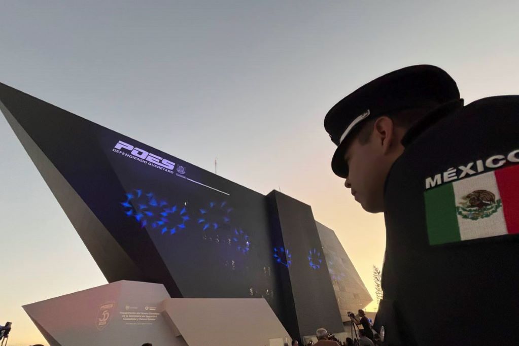 Dos expolicías detenidos reciben libertad condicional