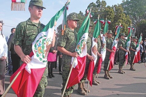 Incineran banderas por el Día del Juez