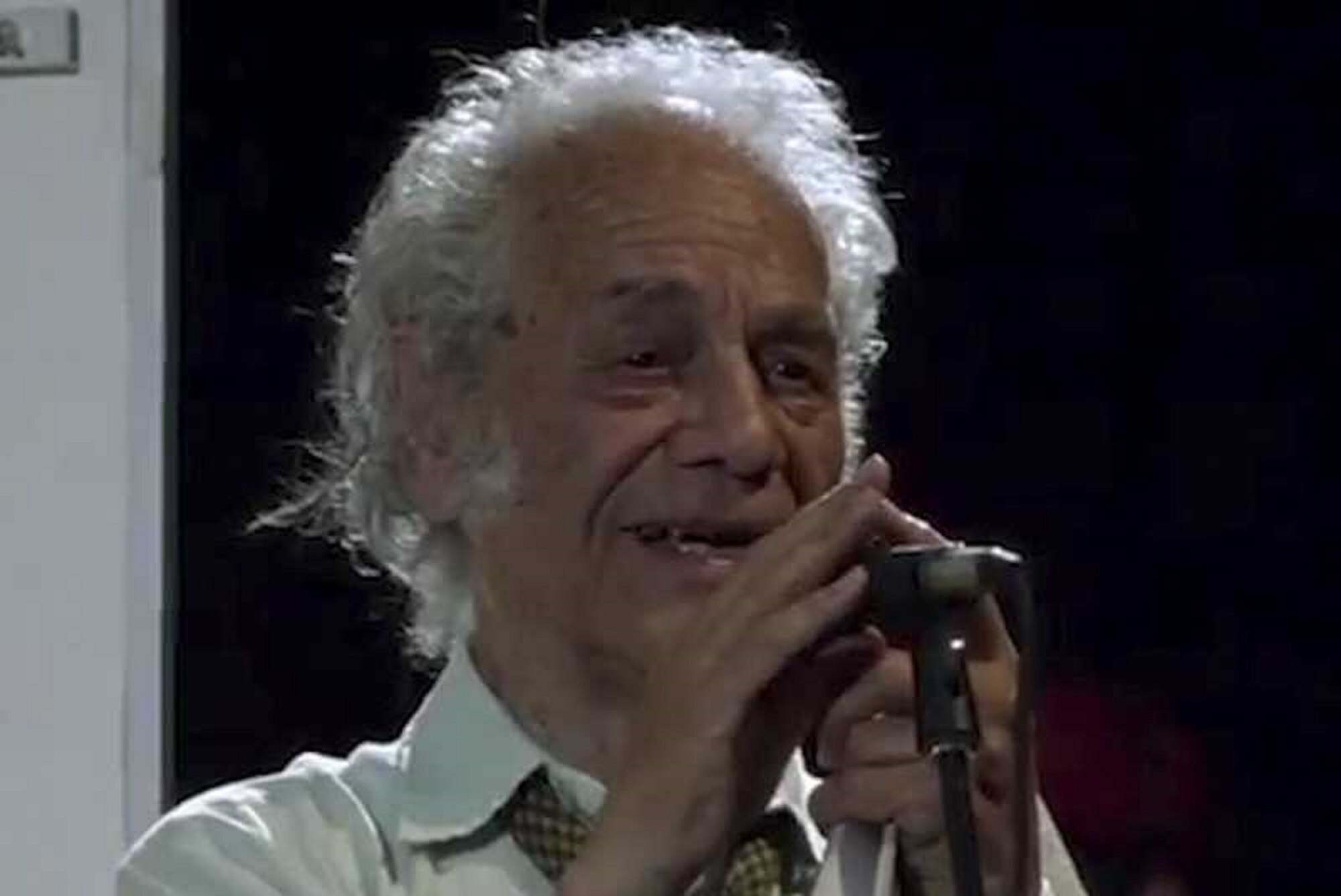 Muere el poeta chileno Nicanor Parra
