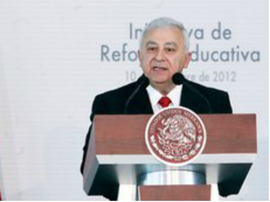 Ley, principal arma de maestros: SEP