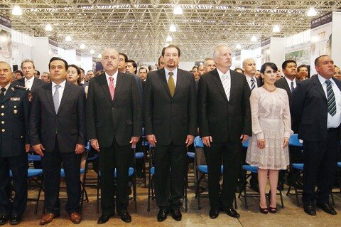 Destaca Vega avances en economía