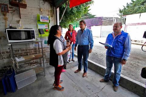 Entregan en SJR apoyos en especie a los damnificados