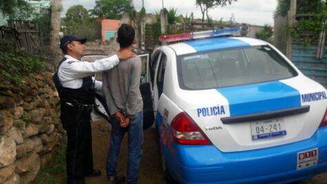 Detienen a joven señalado por homicidio de su madre en SJR