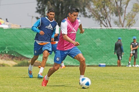Osorio entrena con su nuevo plumaje