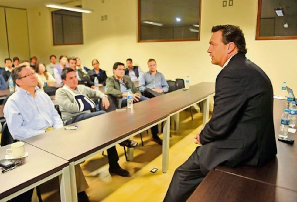 Se reúnen jóvenes empresarios