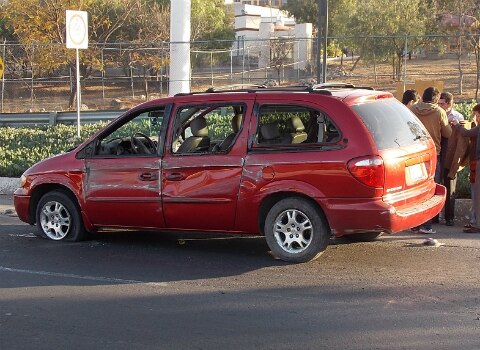 Vuelca camioneta en B. Quintana