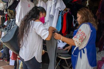 Padres "peregrinan" por mejores precios