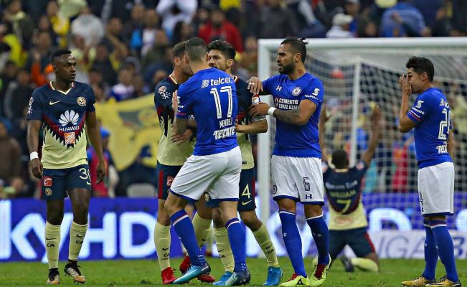 Imago7. Conato de bronca al término del partido