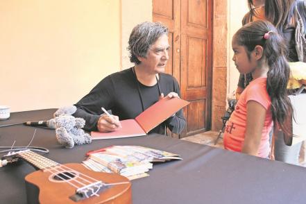 “La música me permitió salir de mi encierro”: Armando Vega Gil