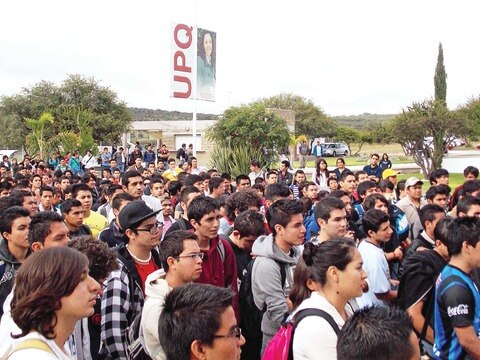 Aumenta 10% egresados de la UPQ