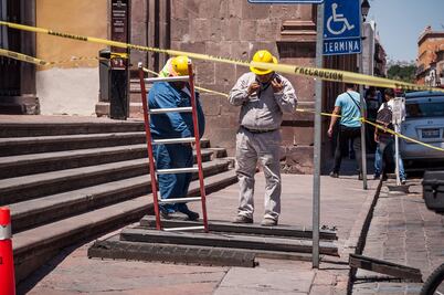Controlado incendio en línea subterrána de CFE