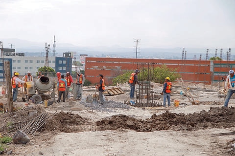 Revisan plan para edificación 