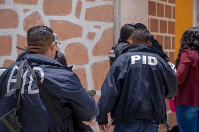 Detienen a sujetos por robos en Cadereyta y Ezequiel Montes; los acusan de sustraer un vehículo, dinero y abarrotes