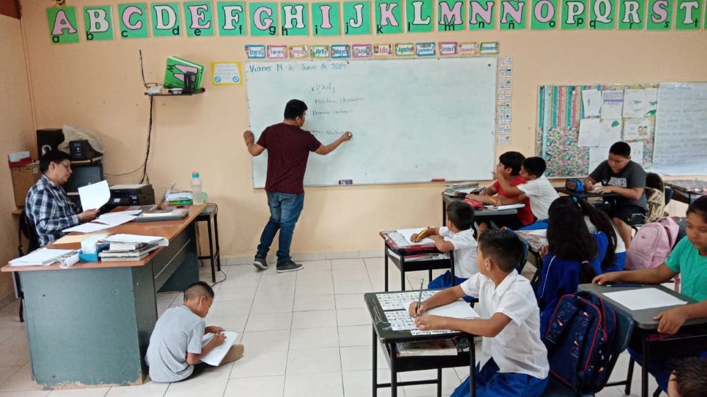 UAQ enseña la lengua Xi'iui en Arroyo Seco y Jalpan de Serra