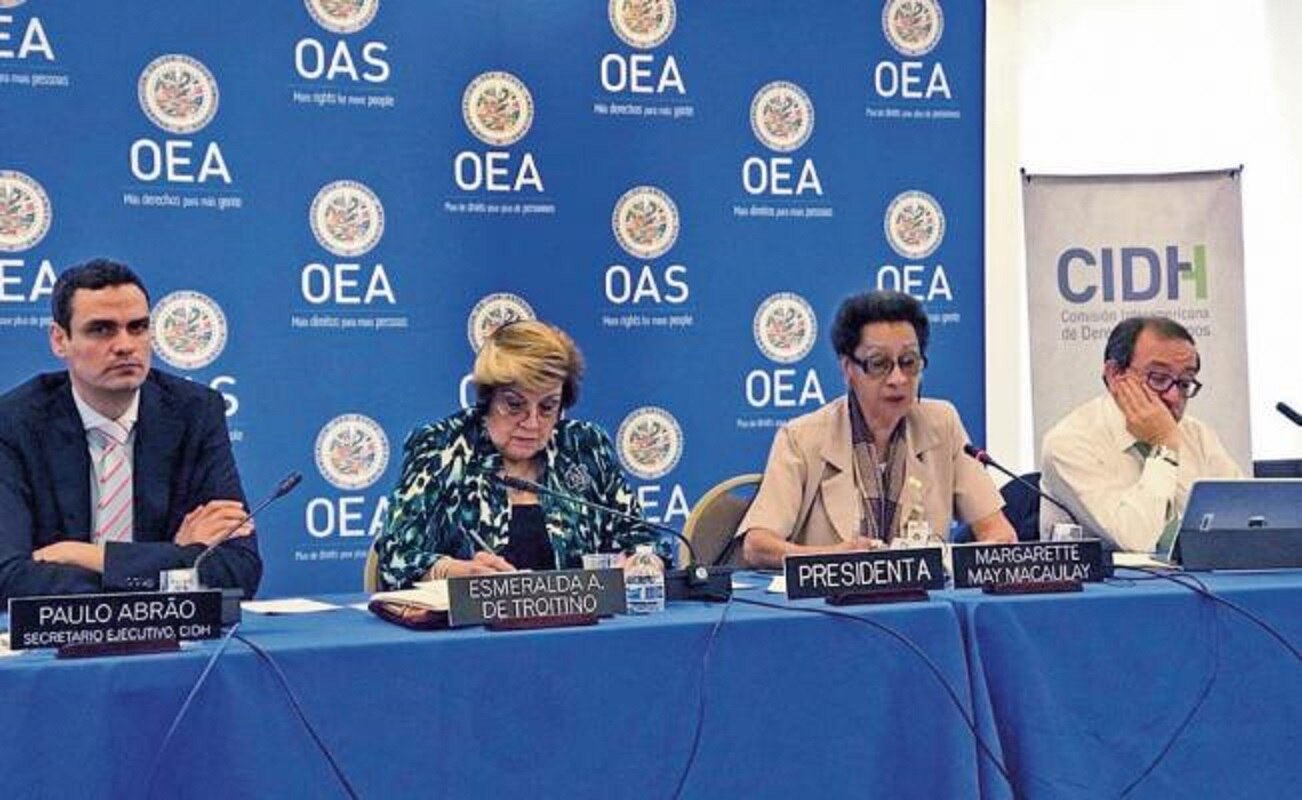 En la Corte Interamericana de Derechos Humanos de la Organizacion de los Estados Americanos se ofreció una conferencia de prensa sobre el caso de los 43 estudiantes desaparecidos de la Normal Rural de Ayotzinapa (TOMADA DE TWITTER)