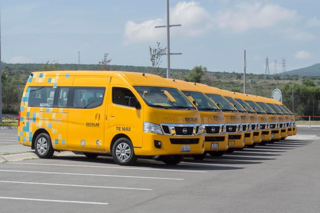 En esta segunda etapa del Transporte Escolar Gratuito se presentaron 36 camiones amarillos con capacidad de transportar a 45 niños. (OBTURE PRESS)