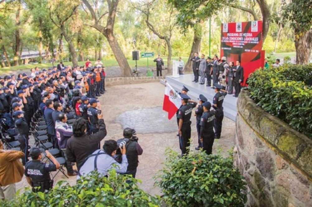 Reciben policías de SJR incentivos