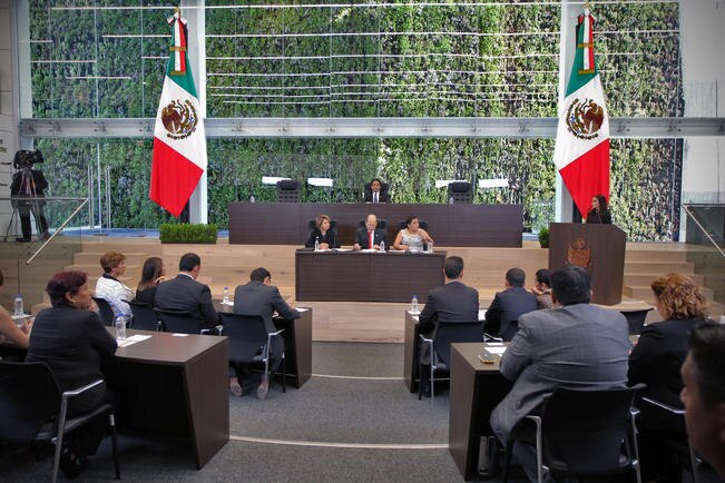 Diputados, deben ser los primeros en bajarse el sueldo: FDS