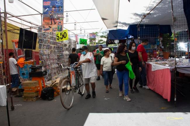 Tianguistas reportan pocas ventas en la nueva normalidad