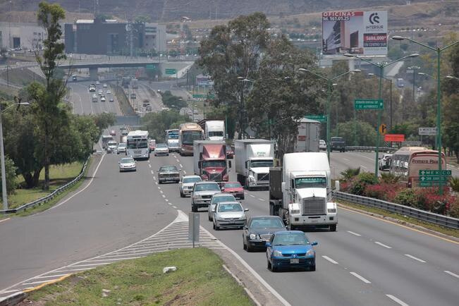 Transportistas temen aumentos en gasolinas y casetas