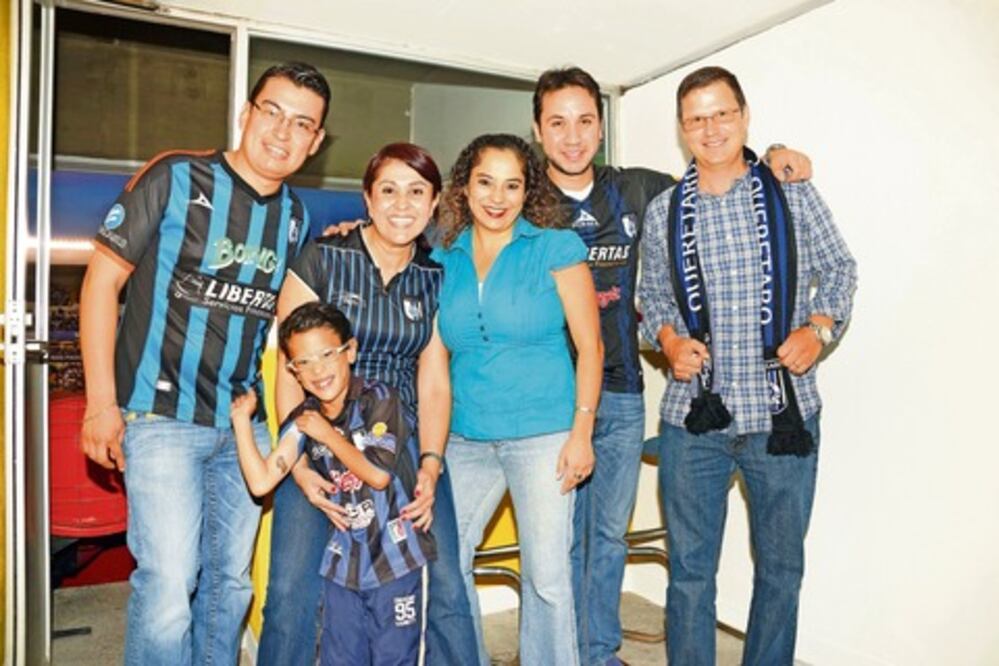 Vibran en las tribunas