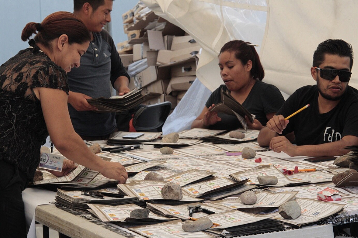 Entrega de constancias de mayoría a 14 diputaciones locales y 5 ayuntamientos: IEEQ