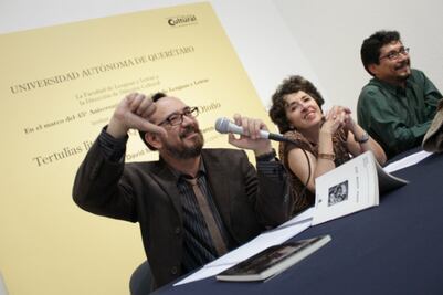 Presenta UAQ tertulias literarias