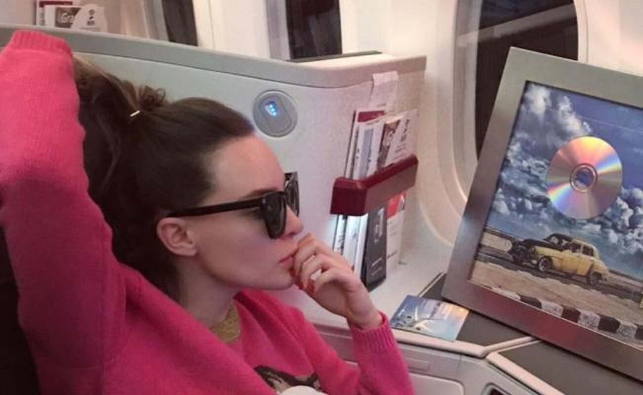 En esta foto, Belinda vestía de lo más effortless