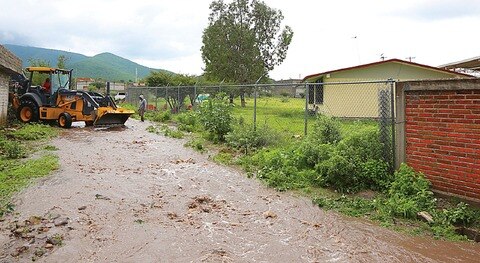 Se restablece La Lajita tras desbordamientos
