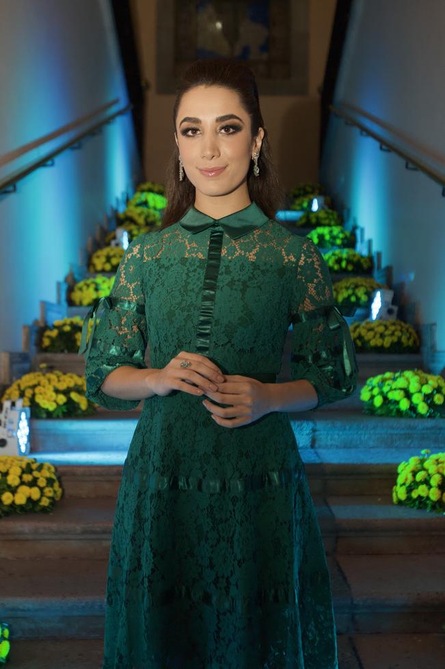 Alejandra IV es proclamada reina