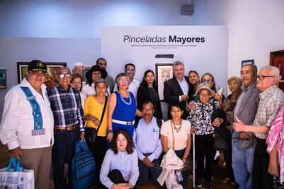 Arte y memoria se encuentran en la exposición colectiva "Pinceladas mayores"