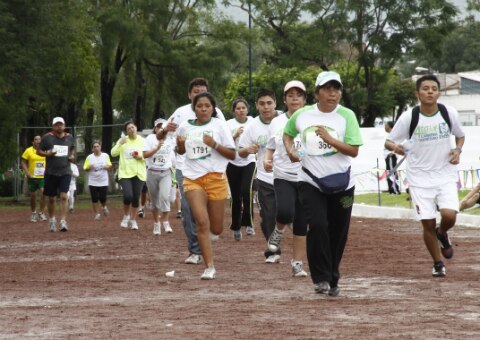 Gran éxito carrera IMSS 2013