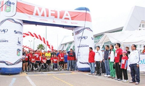 Celebra la UNAQ aniversario