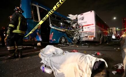 Fallecen 13 personas en choque en la México-Pachuca