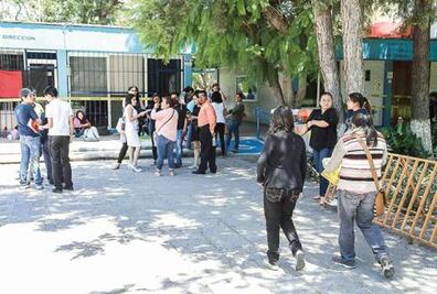 Liberan estudiantes instalaciones de UAQ    