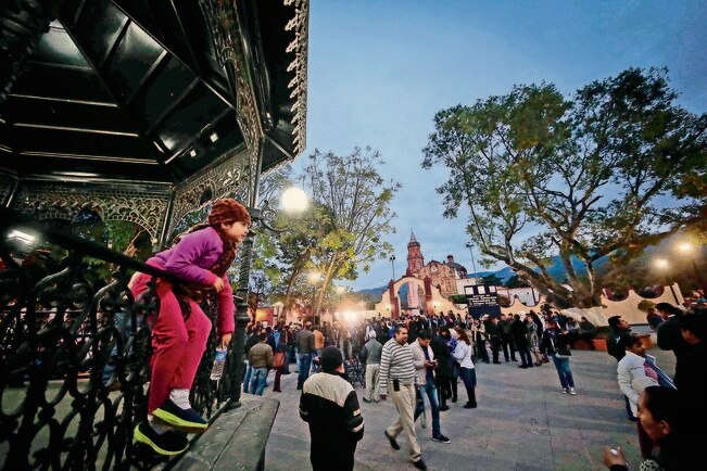 Exhortan a alcaldes a negociar bolsa federal