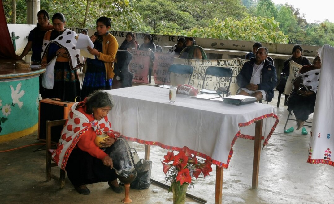 Mujeres indígenas de Acteal marchan para demandar justicia por feminicidios en México