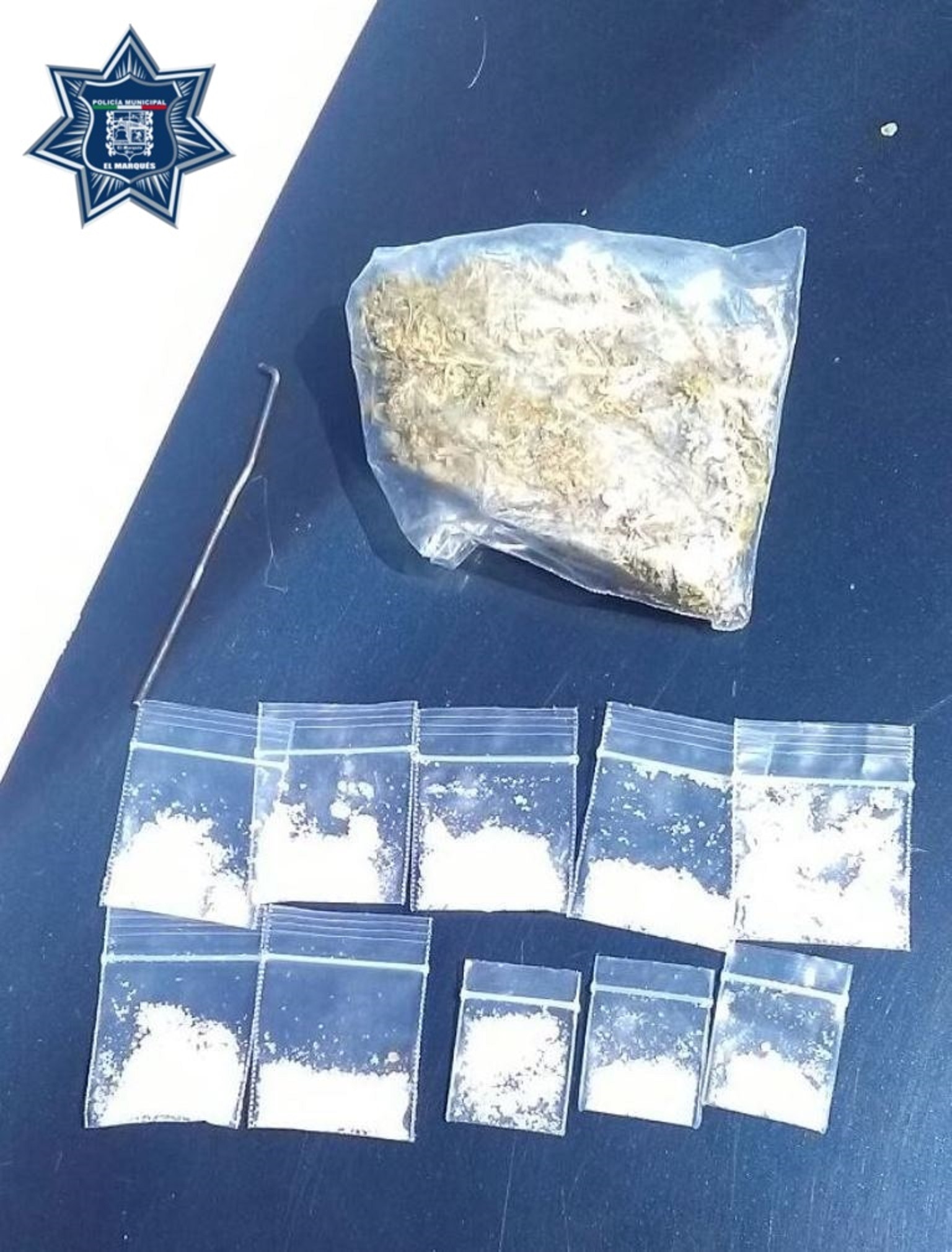 Encuentran droga a peatón