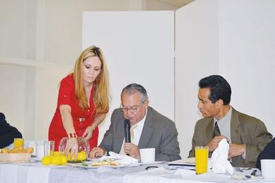 Confirman asistencia de cinco candidatos