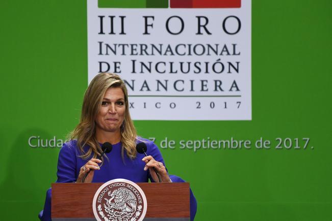 La reina Máxima de Holanda participó ayer en el Tercer Foro Internacional de Inclusión Financiera, donde ofreció su apoyo para hacer llegar los servicios de la banca a la población que aún no puede acceder a ellos. (PEDRO PARDO. AFP)