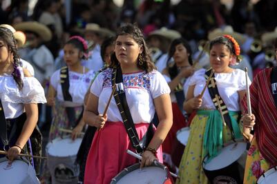 2 mil 600 personas participaron en el desfile del 20 de noviembre en Querétaro