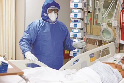 Enfermeros. La batalla contra el virus y el desinterés