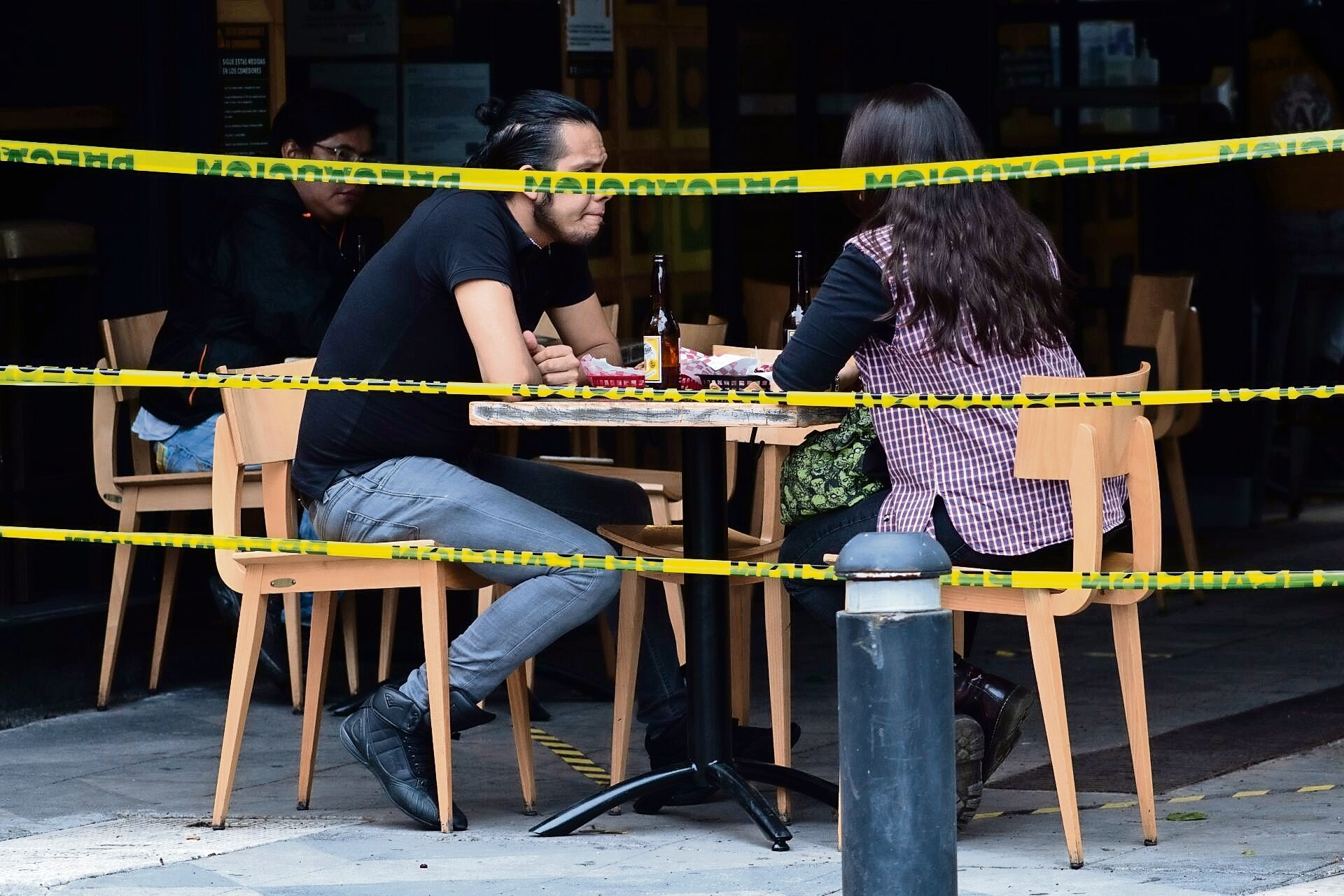 En Querétaro, restaurantes y bares deberán cerrar a la 6 de la tarde