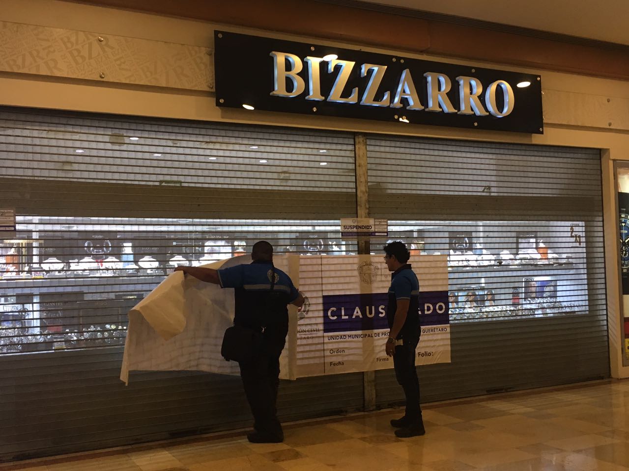 Clausuran dos joyerías en Plaza Galerías