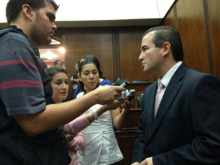 Llaman a IP a invertir en estacionamientos