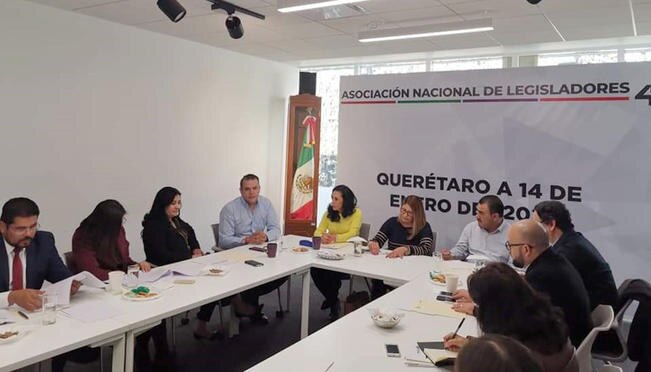 Morena celebra reunión de legisladores